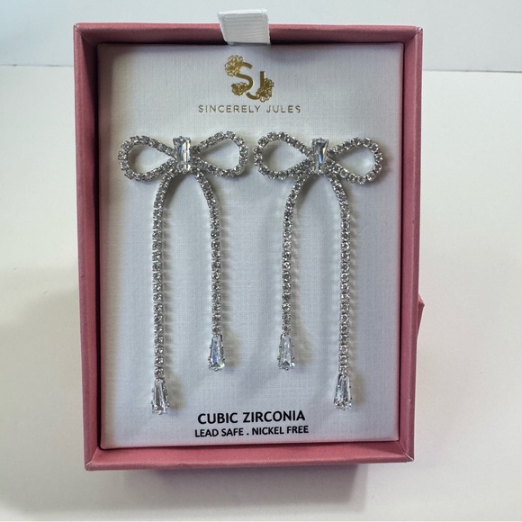 Sincerely Jules Cubic Zirconia Bow Earrings (Silver) - Picture 9 of 14